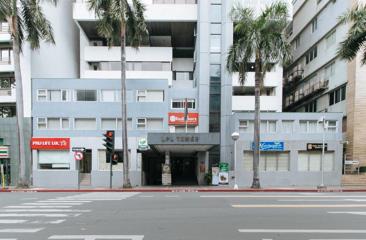 Reddoorz Premium Near Greenbelt Makati - Vaccinated Staff Hotel Makati City