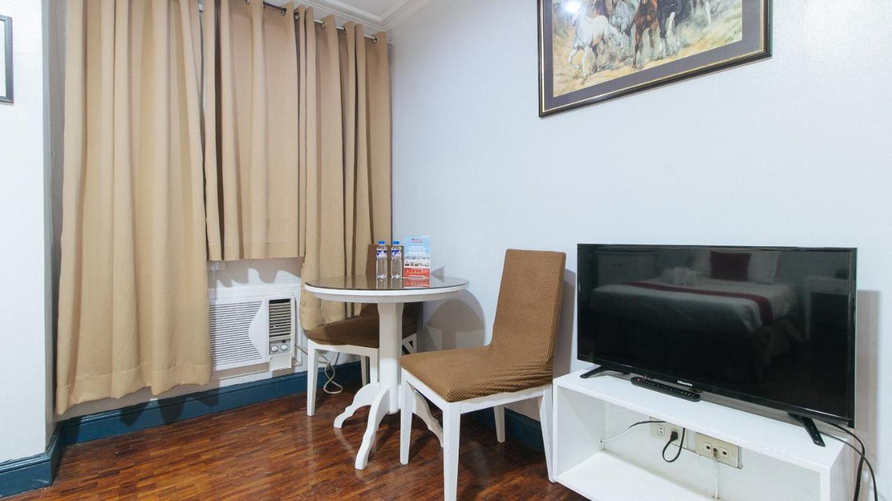 Reddoorz Premium Near Greenbelt Makati - Vaccinated Staff Hotel 4*