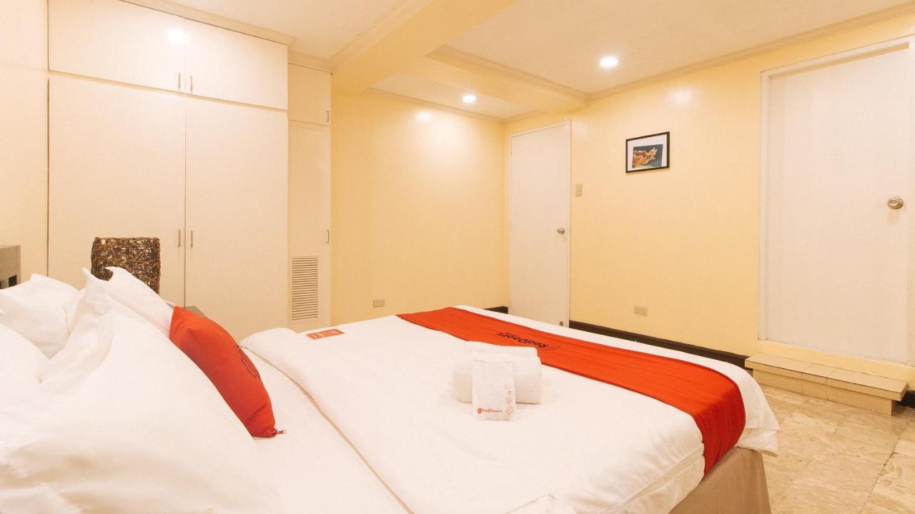 Reddoorz Premium Near Greenbelt Makati - Vaccinated Staff Makati City