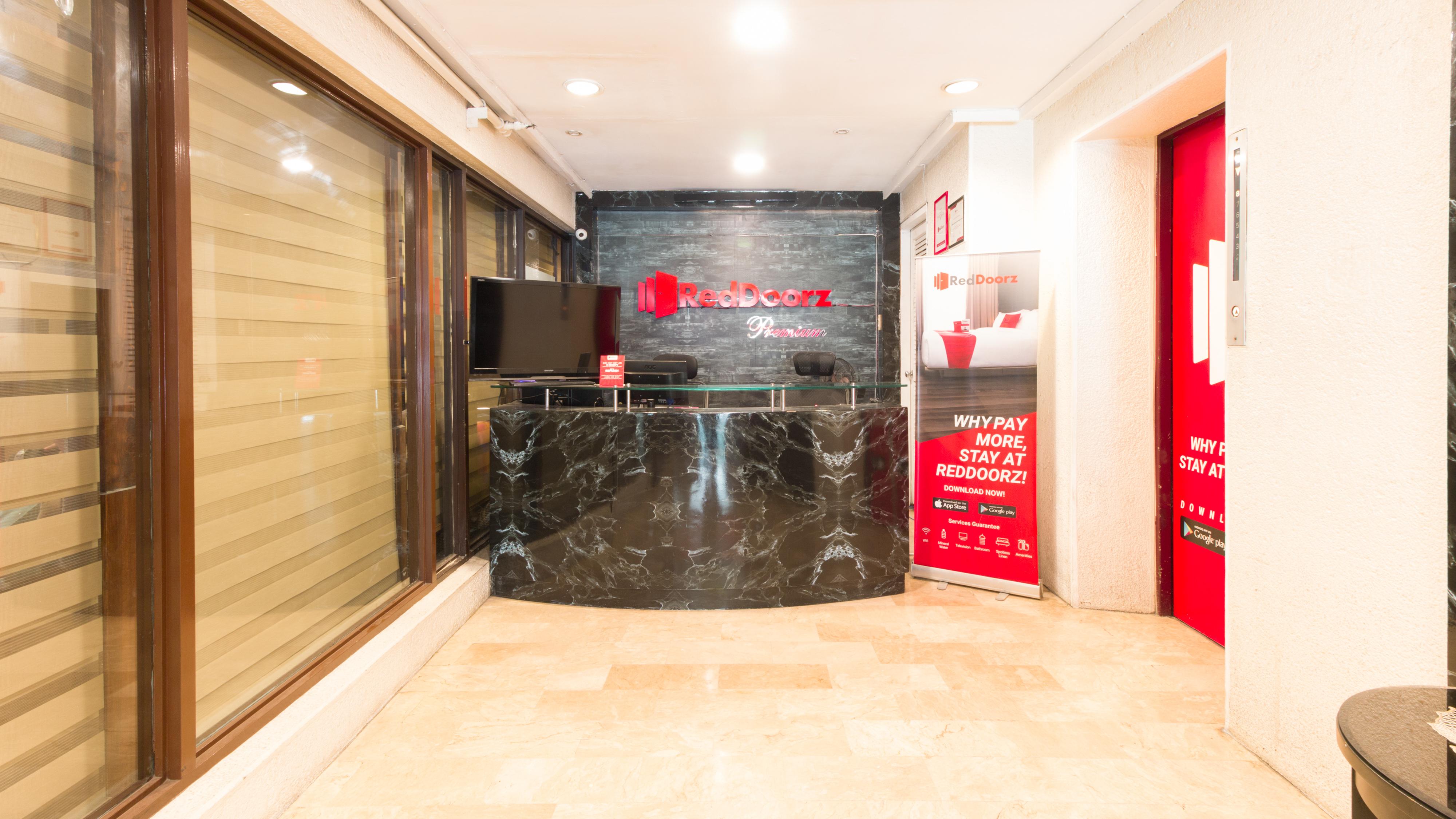 Reddoorz Premium Near Greenbelt Makati - Vaccinated Staff 4* Makati City