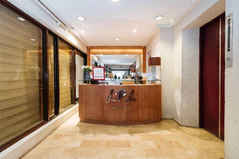 Hotel Reddoorz Premium Near Greenbelt Makati - Vaccinated Staff 4*