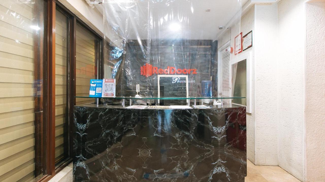 Reddoorz Premium Near Greenbelt Makati - Vaccinated Staff Hotel Makati City