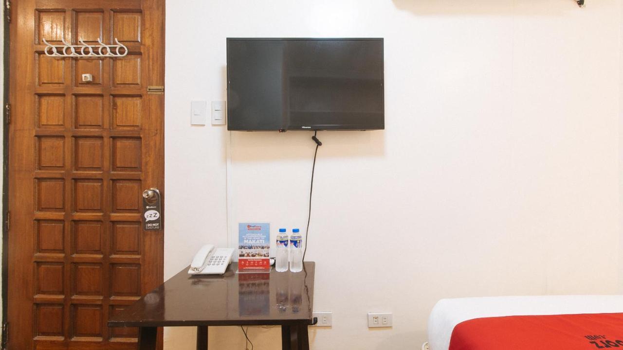 Hotel Reddoorz Premium Near Greenbelt Makati - Vaccinated Staff 4*