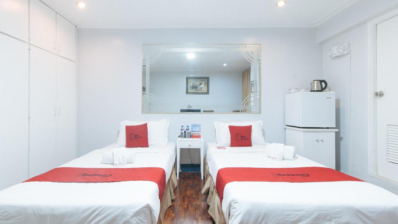 Reddoorz Premium Near Greenbelt Makati - Vaccinated Staff Makati City