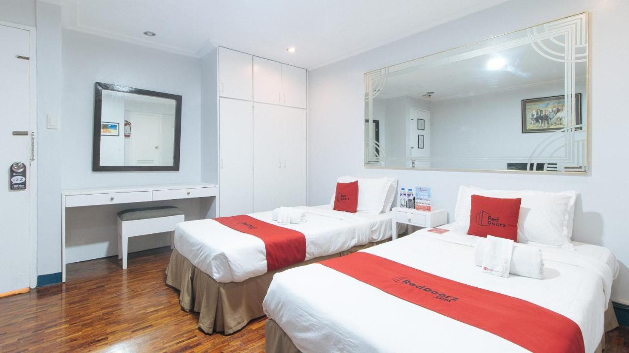 Reddoorz Premium Near Greenbelt Makati - Vaccinated Staff 4*