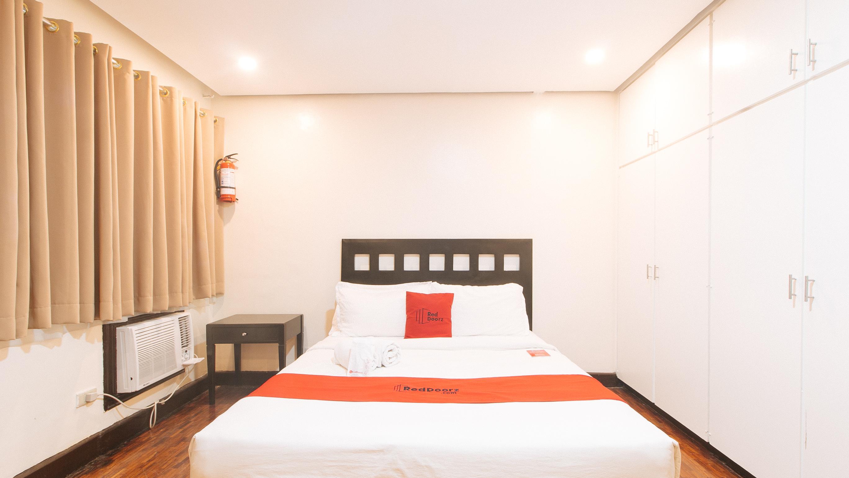 Reddoorz Premium Near Greenbelt Makati - Vaccinated Staff Hotel 4*
