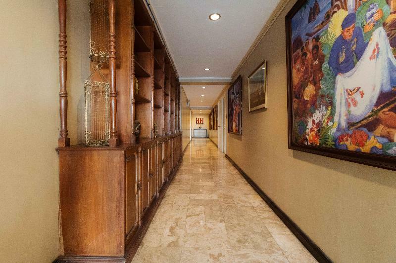 Reddoorz Premium Near Greenbelt Makati - Vaccinated Staff 4*
